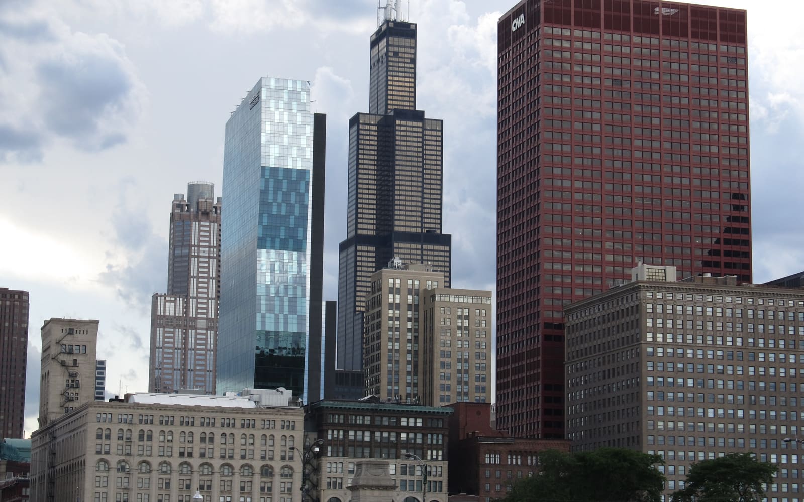 The Chicago skyline including Willis Tower, viewed from Grant Park
